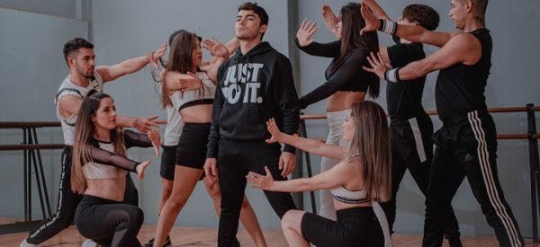 grabar una cancion con videoclip y coreografia en Sevilla (Andalucia)